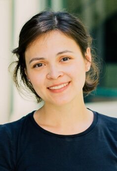 Гелен Хоанг Гелен Хоанг