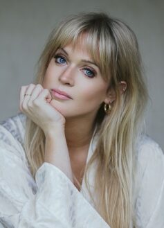 Доллі Олдертон Доллі Олдертон