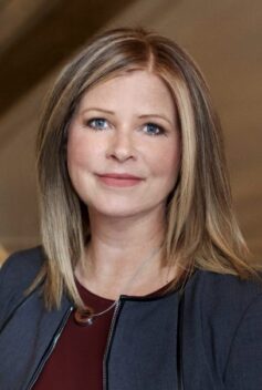 Дебора Макнамара Дебора Макнамара