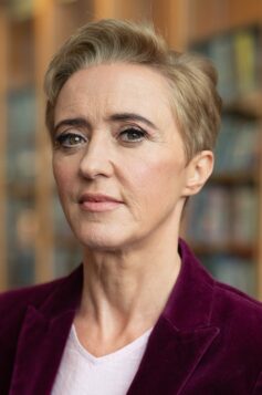 Ліз Ньюджент Ліз Ньюджент