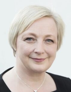 Стефані Батленд Стефані Батленд