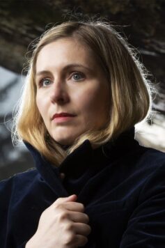 Елінор Каттон Елінор Каттон