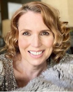 Моллі Джеймс Моллі Джеймс